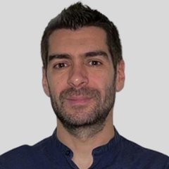 okrągły obraz prowadzącego