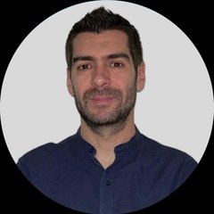 okrągły obraz prowadzącego