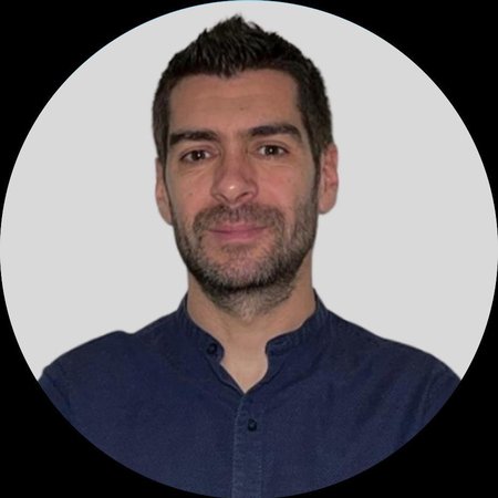 okrągły obraz prowadzącego