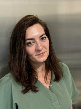 okrągły obraz prowadzącego