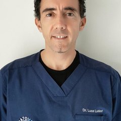 okrągły obraz prowadzącego